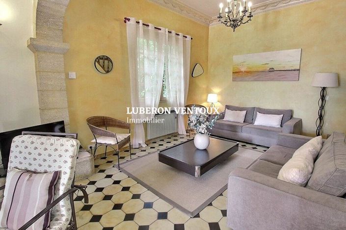 Image No.8-6 Bed House for sale