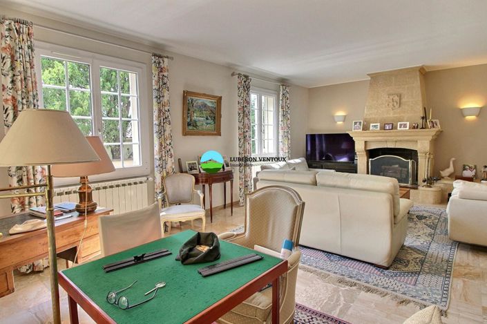 Image No.1-4 Bed House for sale