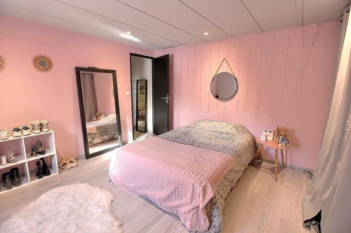 Image No.10-4 Bed House for sale