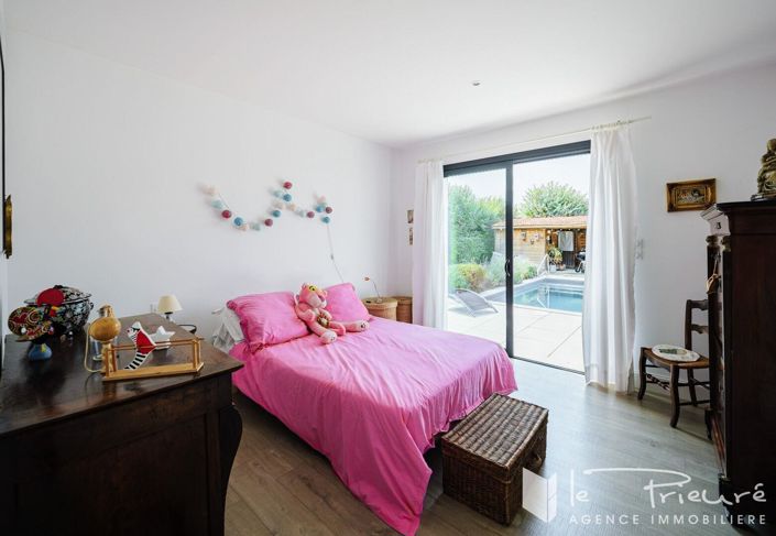 Image No.12-4 Bed House for sale