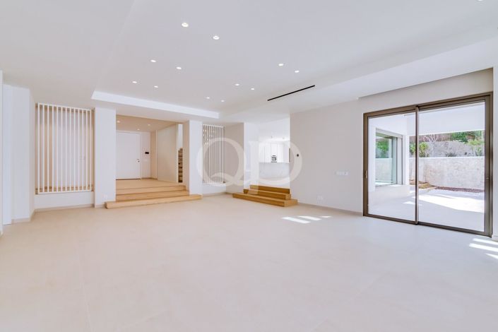 Image No.15-5 Bed House for sale