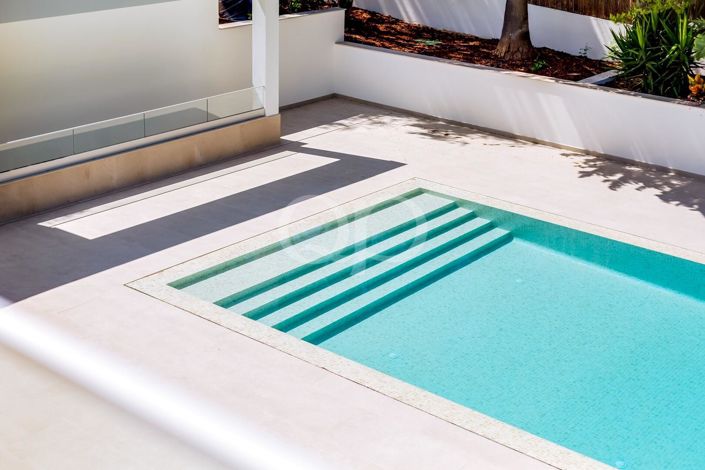 Image No.56-5 Bed House for sale