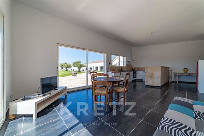 Image No.13-9 Bed House for sale