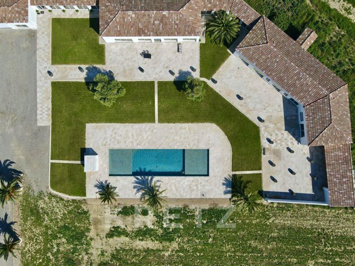 Image No.4-9 Bed House for sale