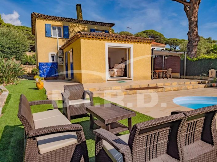 Image No.1-4 Bed House for sale