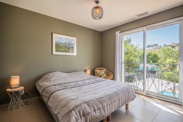 Image No.11-3 Bed House for sale