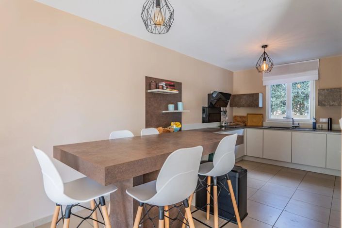 Image No.8-3 Bed House for sale