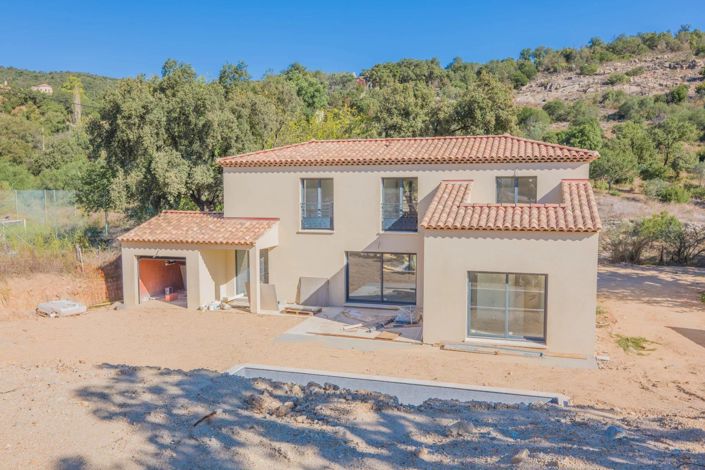 Image No.2-4 Bed House for sale