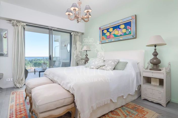 Image No.10-3 Bed Apartment for sale