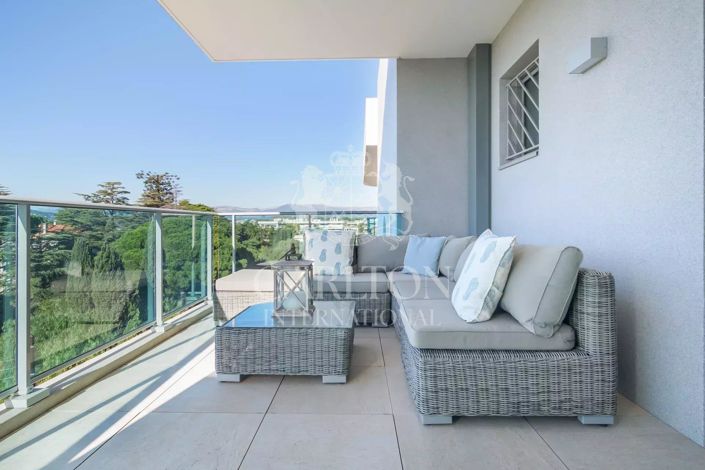 Image No.17-3 Bed Property for sale