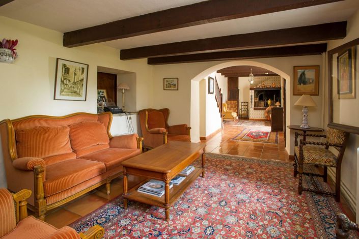 Image No.20-7 Bed House for sale