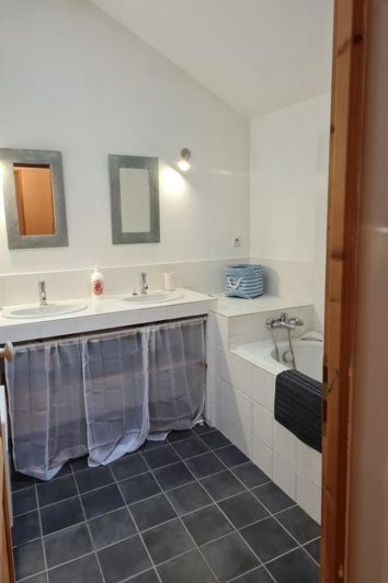 Image No.18-10 Bed House for sale