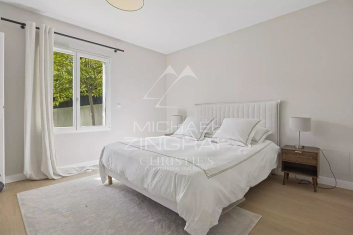 Image No.8-4 Bed House for sale