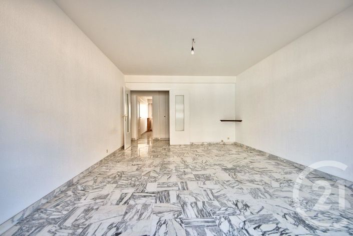 Image No.2-Appartement de 2 chambres à vendre à Nice
