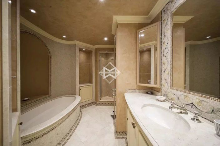 Image No.7-5 Bed Apartment for sale