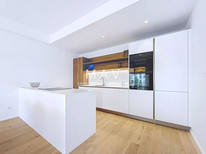 Image No.8-3 Bed Apartment for sale