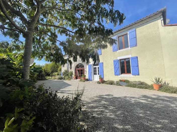 Image No.1-4 Bed House for sale