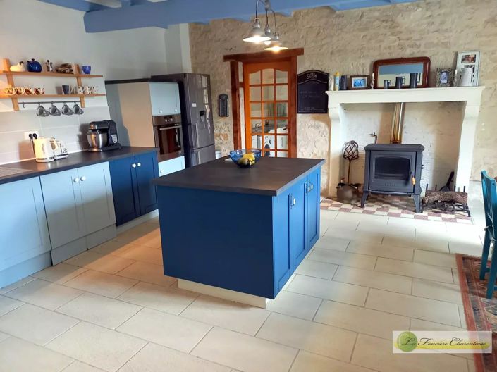 Image No.6-4 Bed House for sale