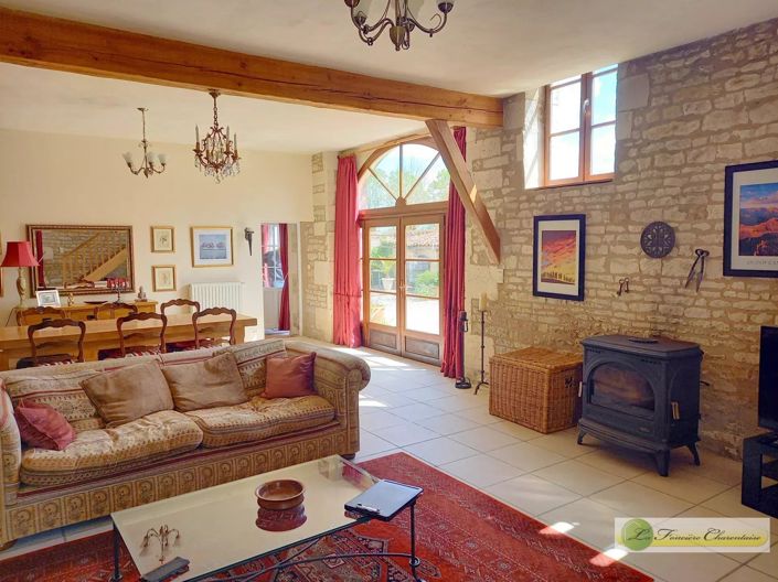 Image No.9-4 Bed House for sale