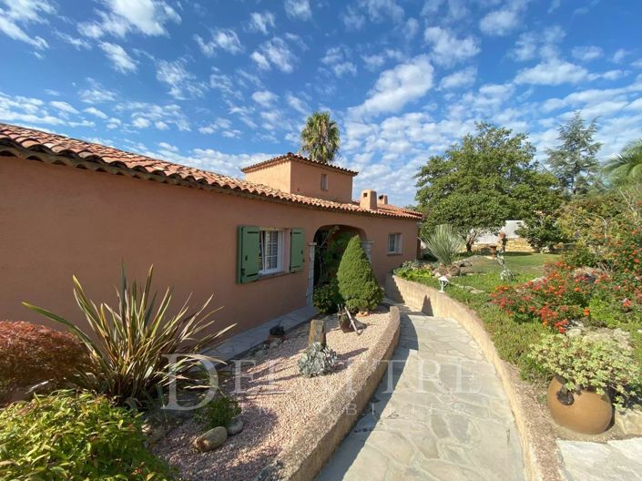 Image No.1-4 Bed House for sale