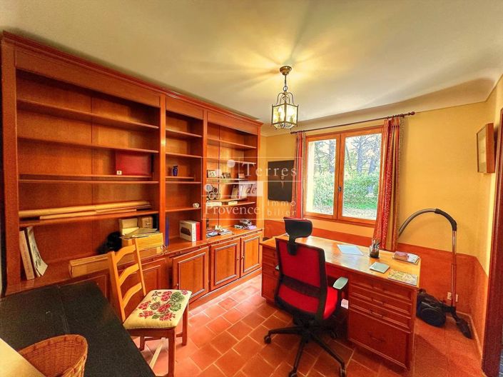 Image No.14-3 Bed House for sale