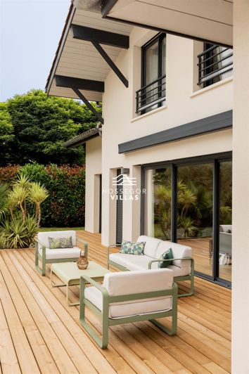 Image No.1-5 Bed House for sale