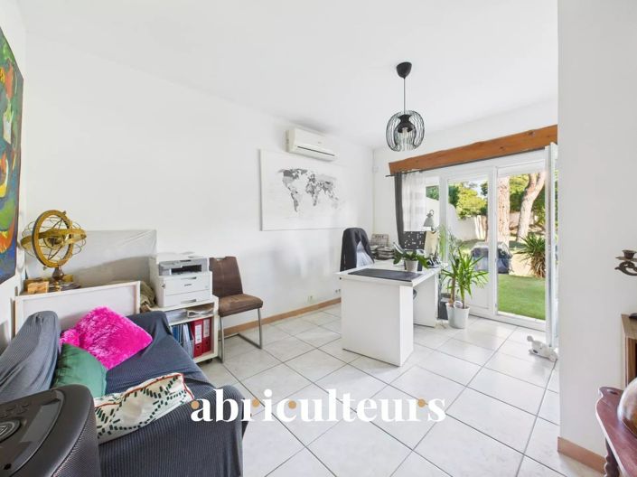 Image No.16-5 Bed House for sale