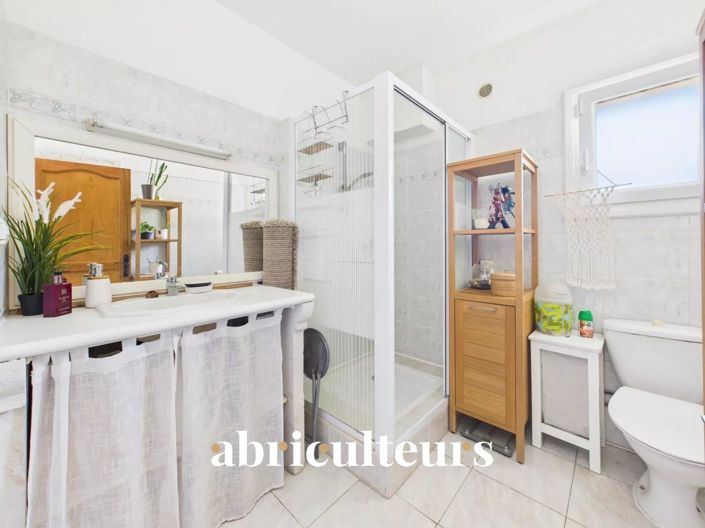 Image No.20-5 Bed House for sale