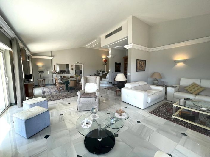 Image No.10-5 Bed House for sale