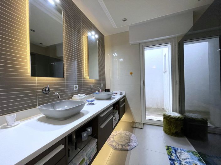 Image No.16-5 Bed House for sale