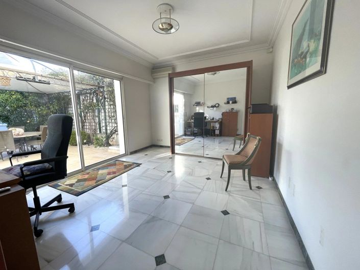 Image No.18-5 Bed House for sale