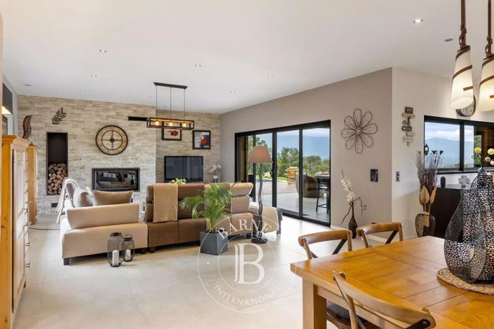 Image No.5-4 Bed House for sale