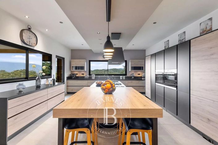 Image No.9-4 Bed House for sale