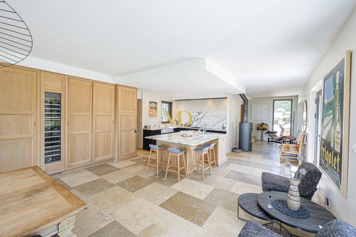 Image No.30-4 Bed House for sale