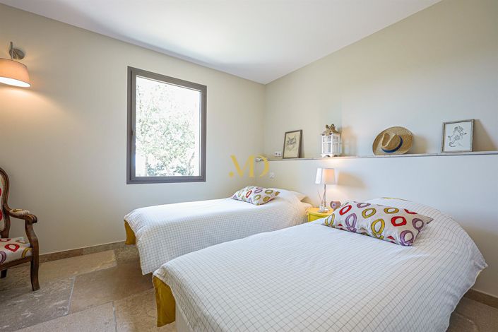 Image No.38-4 Bed House for sale