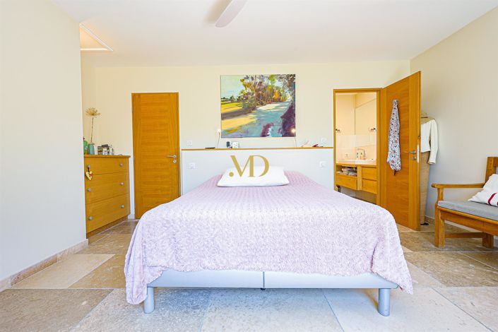 Image No.45-4 Bed House for sale