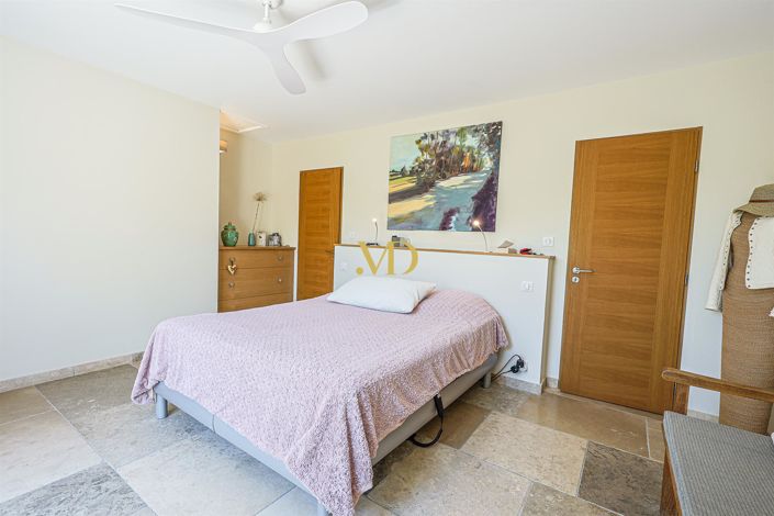 Image No.46-4 Bed House for sale