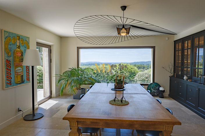 Image No.8-4 Bed House for sale