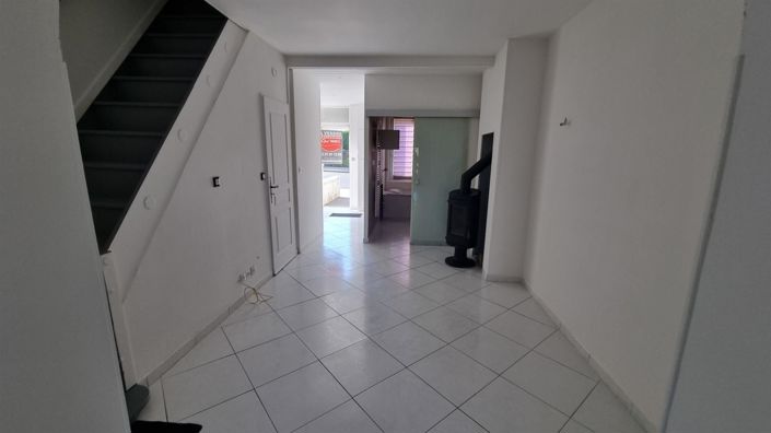 Image No.1-3 Bed House for sale