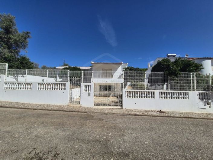 Image No.1-3 Bed House for sale