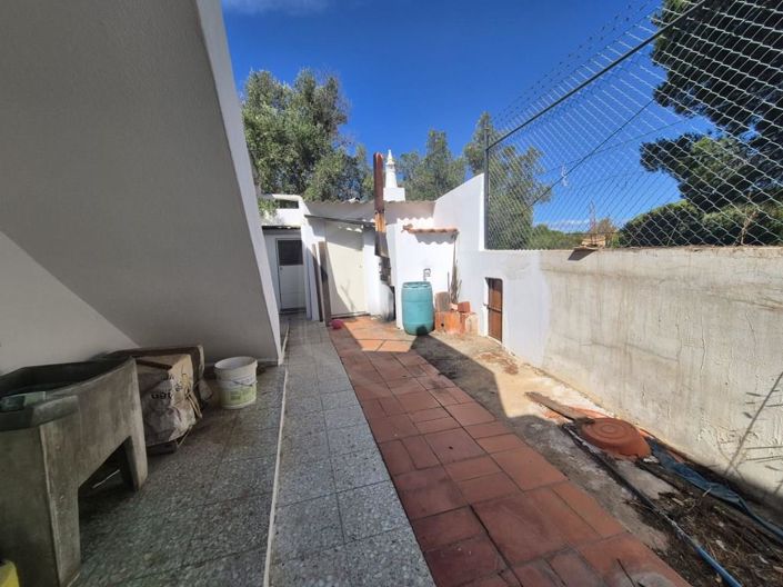 Image No.14-3 Bed House for sale