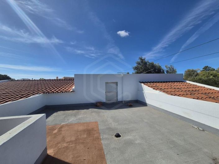 Image No.15-3 Bed House for sale