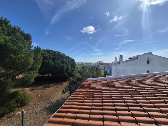 Image No.18-3 Bed House for sale