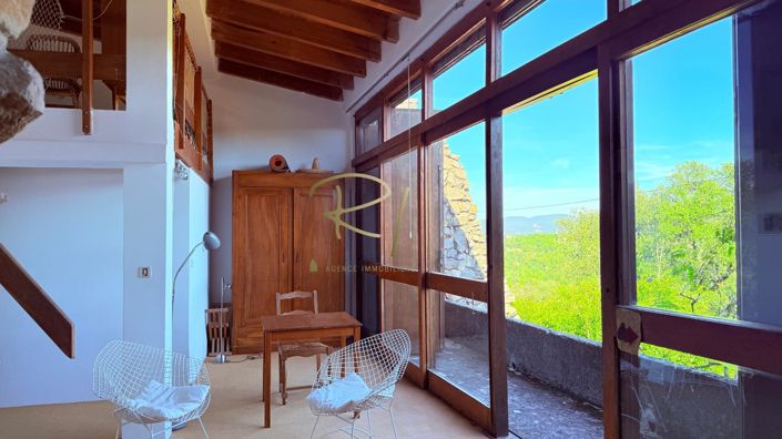 Image No.10-6 Bed House for sale