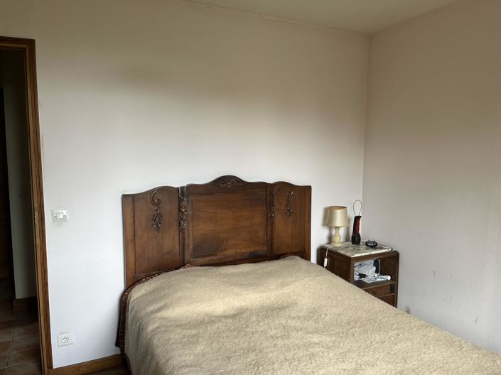 Image No.8-6 Bed House for sale