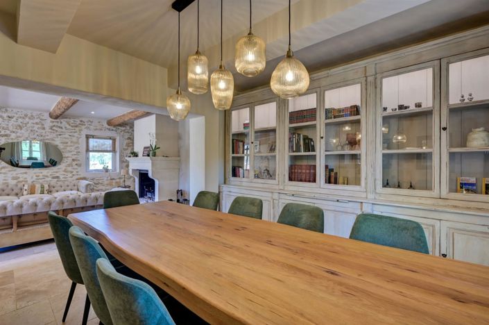 Image No.12-7 Bed Property for sale