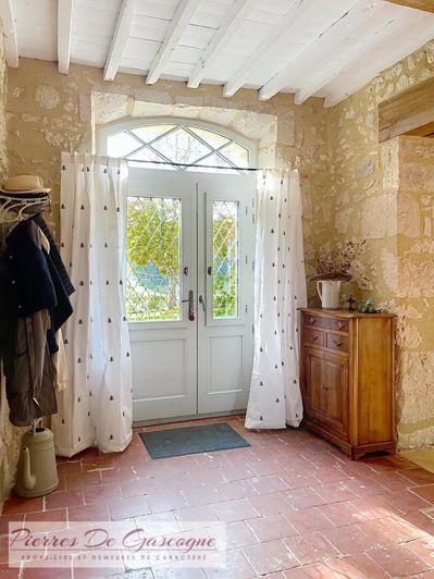 Image No.5-8 Bed House for sale