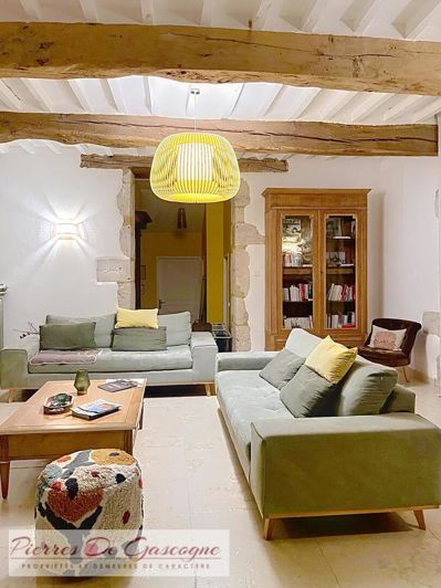 Image No.9-8 Bed House for sale