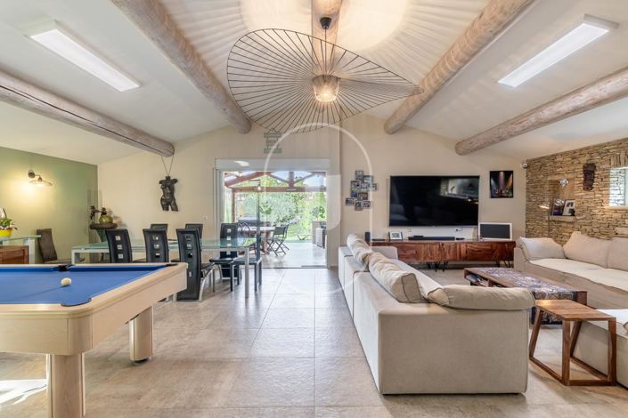 Image No.5-12 Bed House for sale