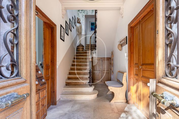 Image No.6-12 Bed House for sale